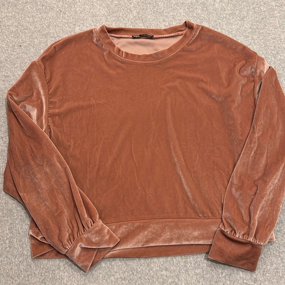 Zara Tops - Zara women’s velvety pink pullover- size L